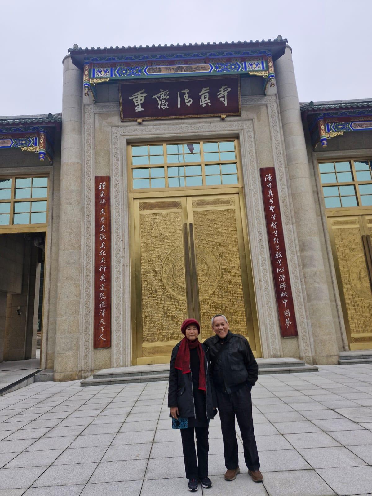 Chongqing, Kota Seribu Level: Dari Hongyadong yang Gemerlap ke Masjid Tua Dinasti Ming
